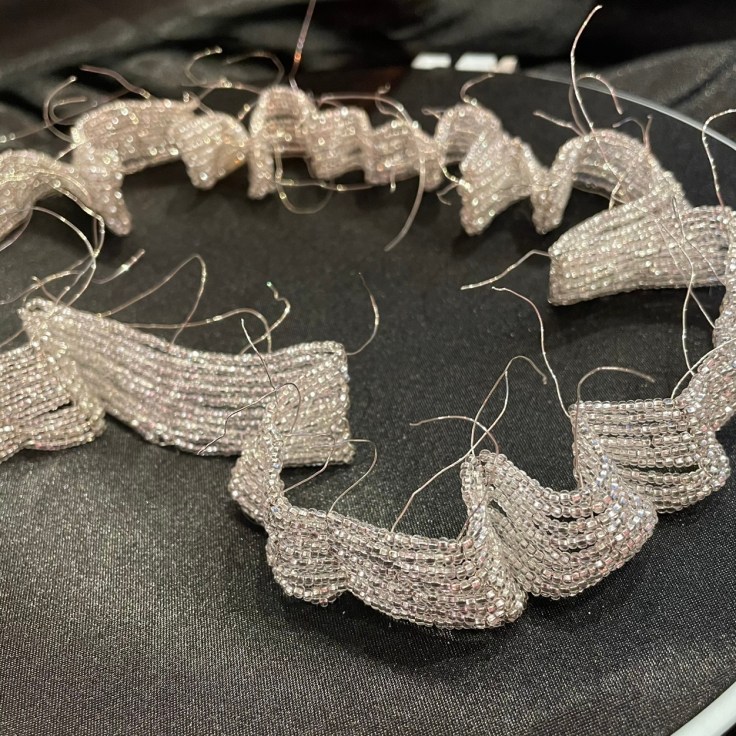 Early stage of Wilting Mind, showing initial bead placement and experimental layout.